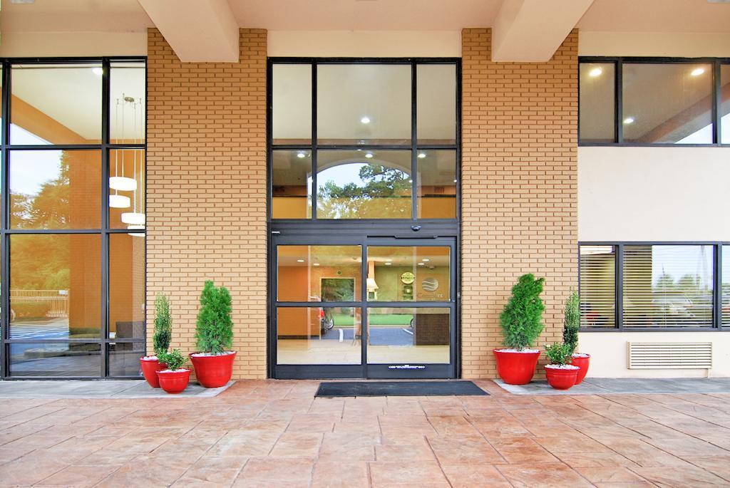 Quality Inn Lincolnton Exterior photo